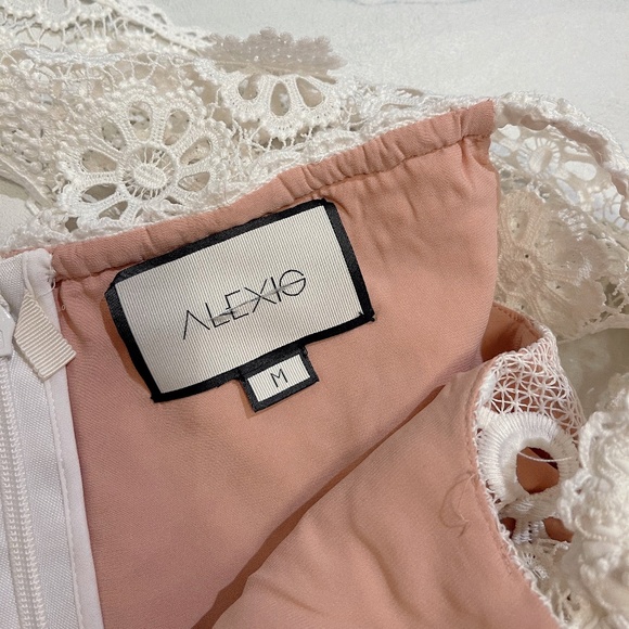 Alexis Boriana Eyelet Romper Sz M - Picture 8 of 9